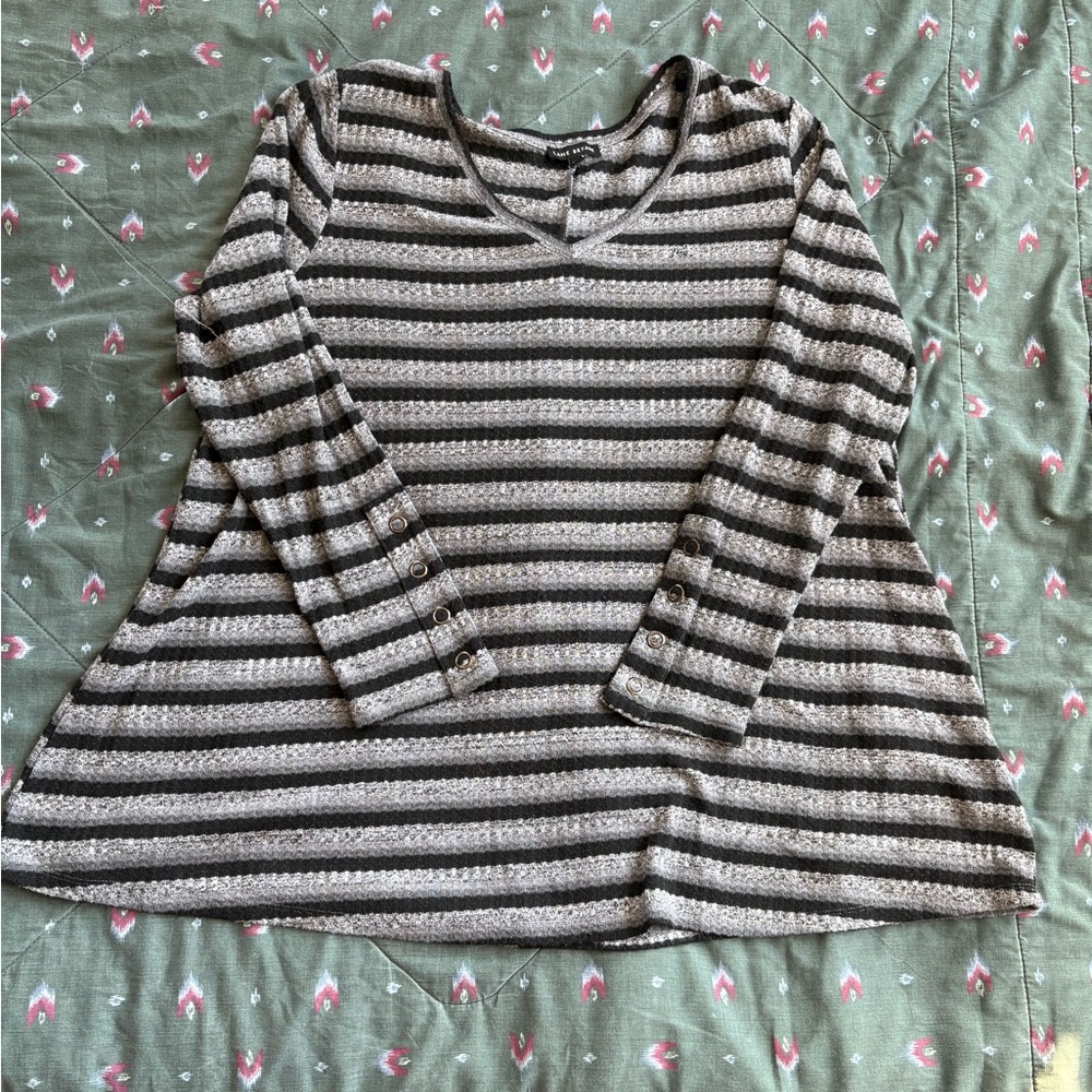 Women’s Lane Bryant Black and Gray Long Sleeve Top Size 18/20